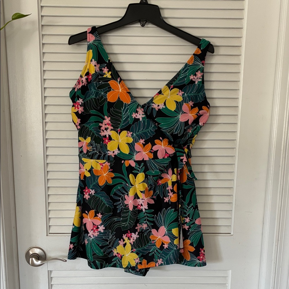 Old navy once piece swim dress